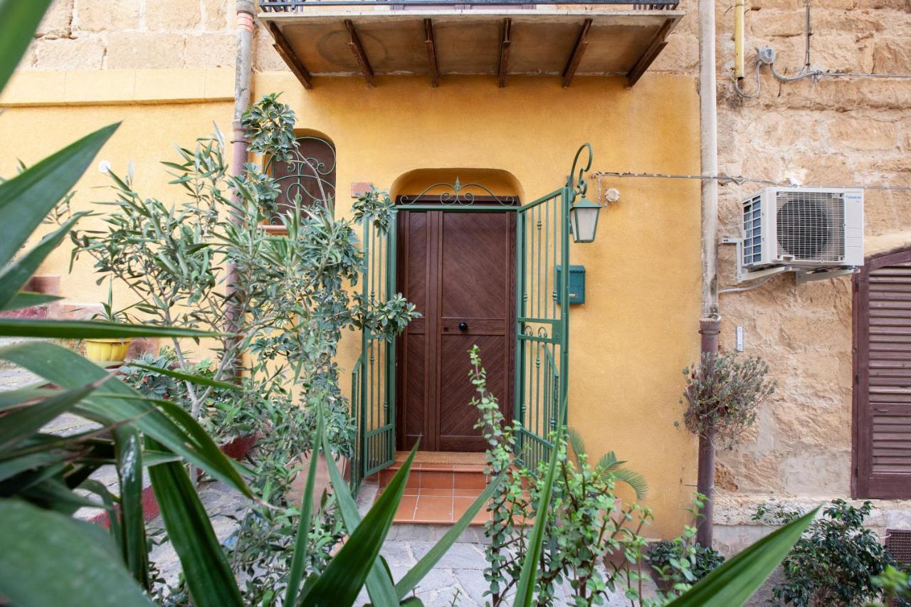 La Sedia Rossa Historical Centre Apartman Agrigento Kültér fotó